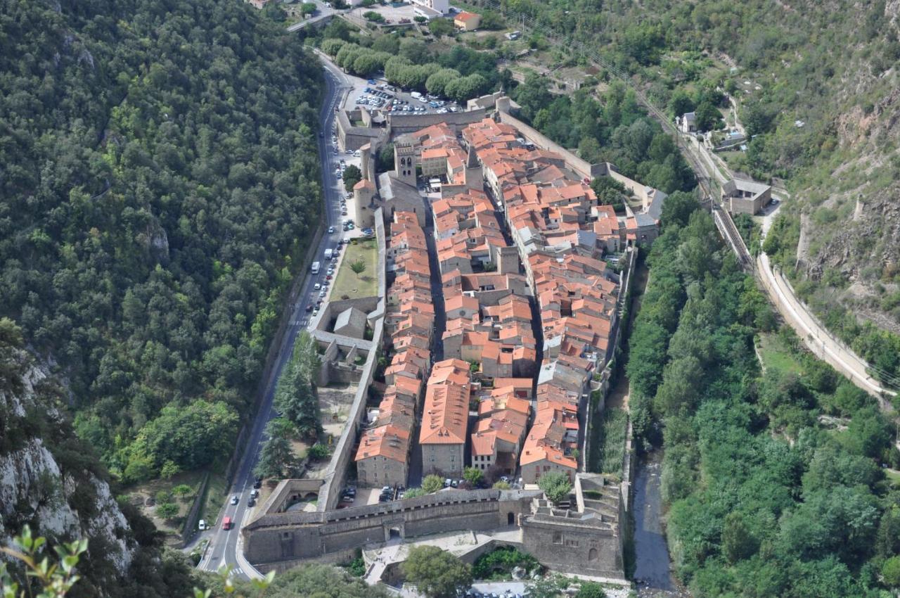 Appartement de charme au cœur d une cité médiévale Villefranche-de-Conflent Exterior foto