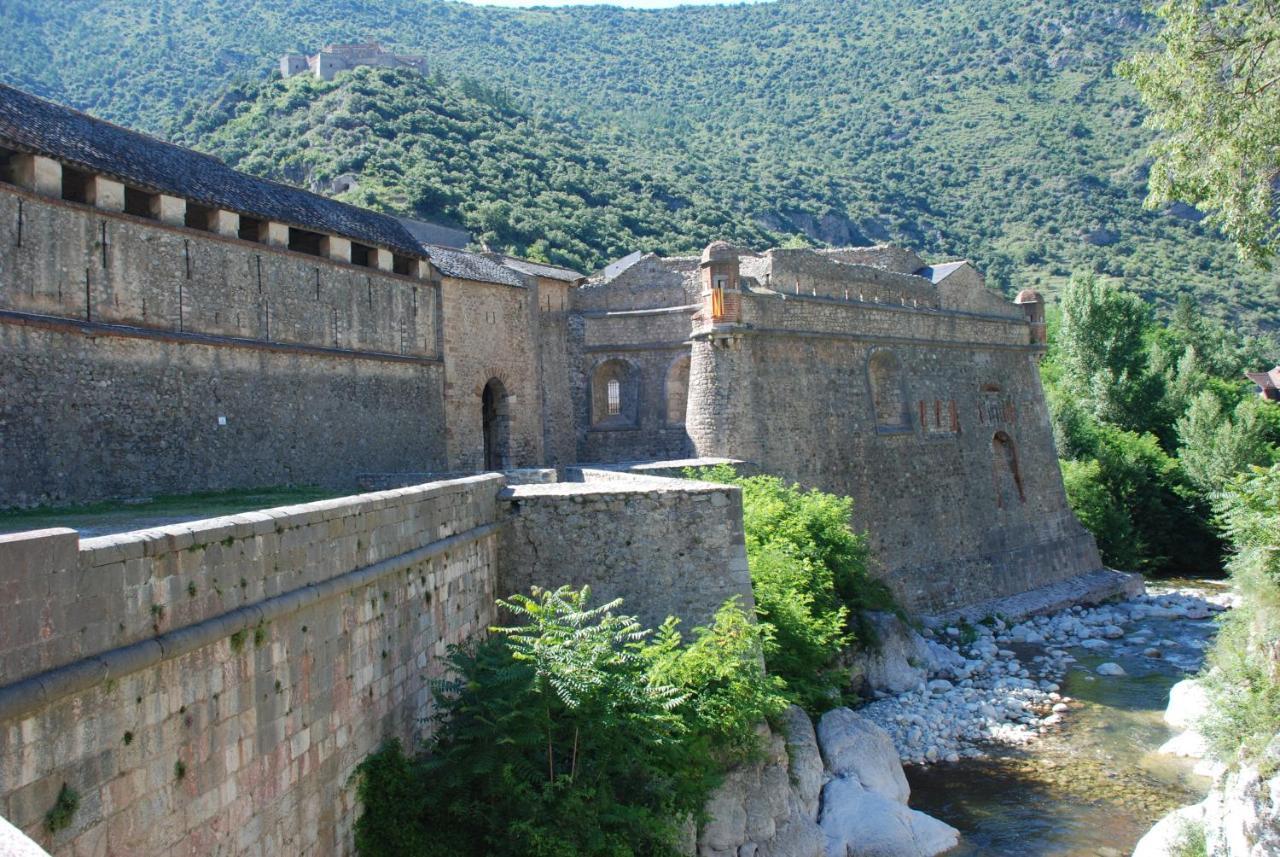 Appartement de charme au cœur d une cité médiévale Villefranche-de-Conflent Exterior foto